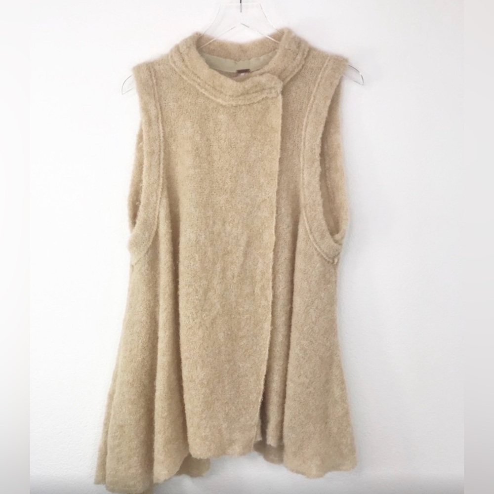 Free People / Asymmetrical Sweater Wrap Vest M